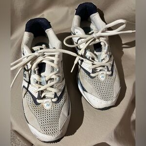 Running Shoes